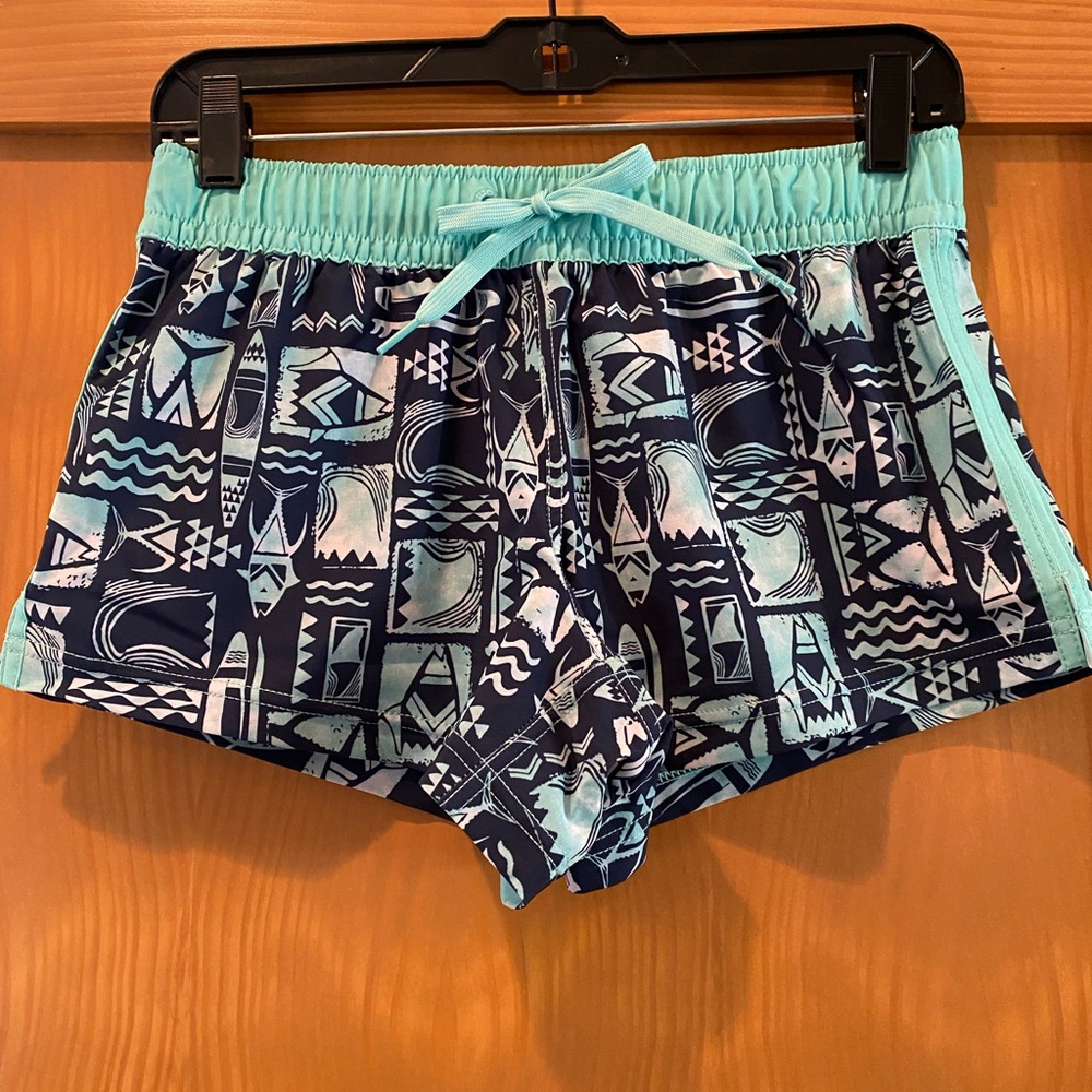 Salt Life Juniors/ Women's  Tiki Waves Shorts NWT